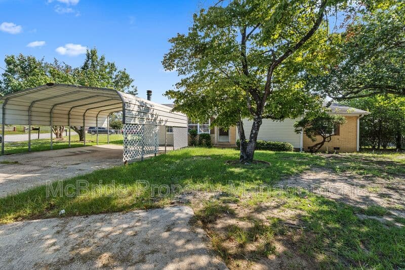 Augusta House: 3008 Claudia Drive