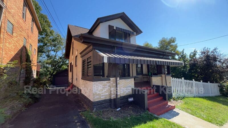 Pittsburgh House: 2329 Spokane Avenue