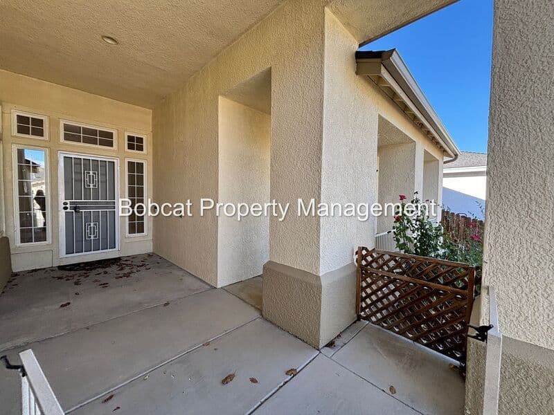 Dayton House: 425 Crosswinds Dr