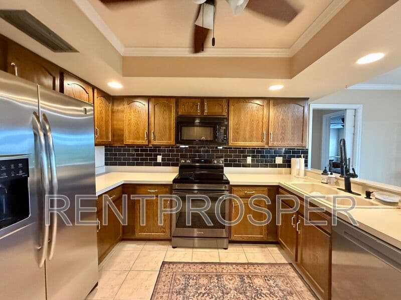 Apopka House: 1739 Lake Marion Dr