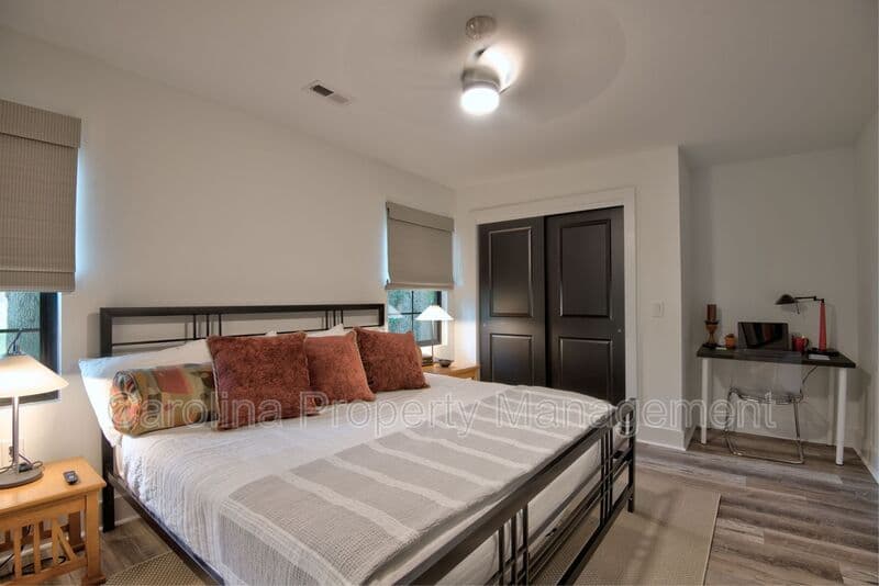 Charlotte House: 3945 Rockfern Rd