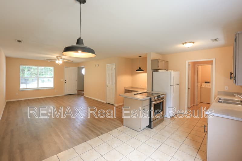 Rogers Condo: 2407 S 16th St
