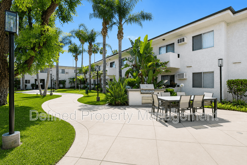 Tarzana Condo: 5931 Reseda Blvd. 207