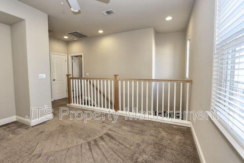 Orangevale House: 9041 Crescenda Lane