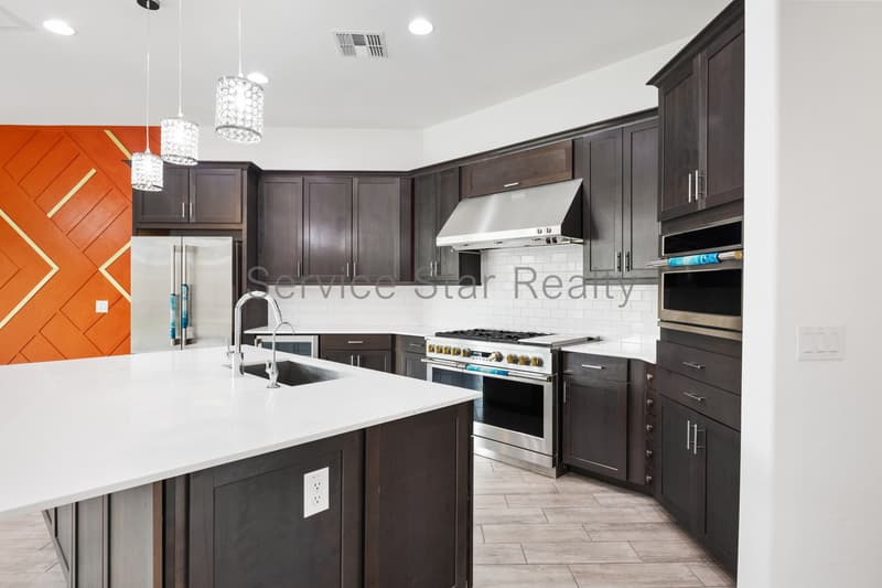 Laveen House: 4019 W Piedmont Rd
