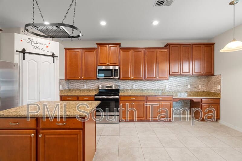 Hudson House: 13740 Newport Shores Dr