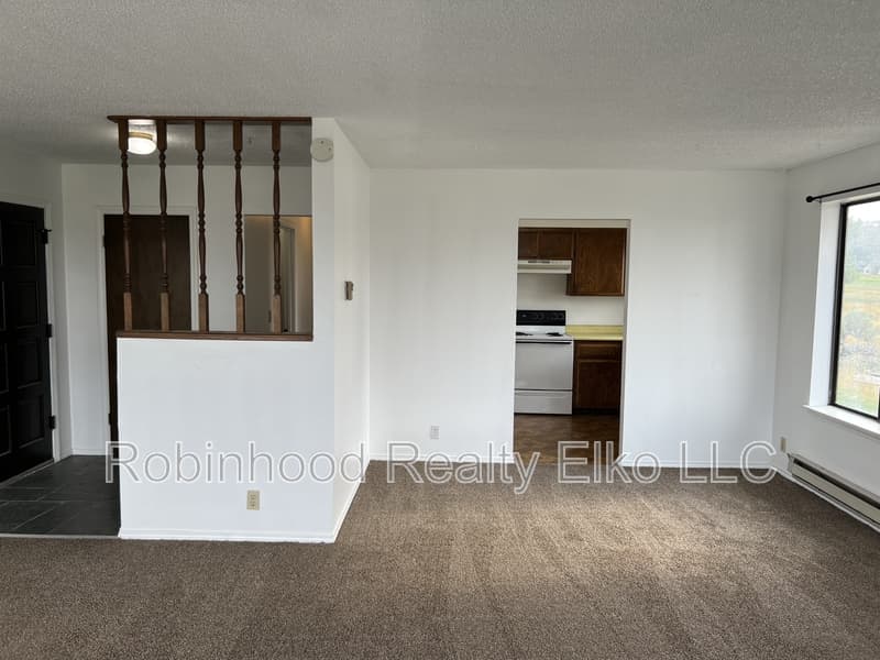 Spring Creek Condo: 395 Parkchester Drive #1