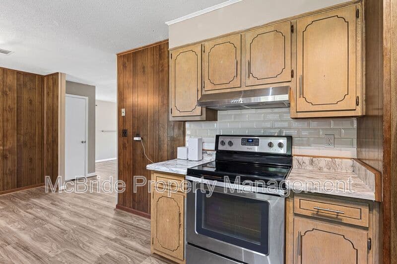 Augusta House: 3615 Goldfinch Drive
