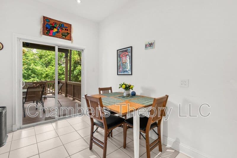 Washington House: 3532 Warder St NW