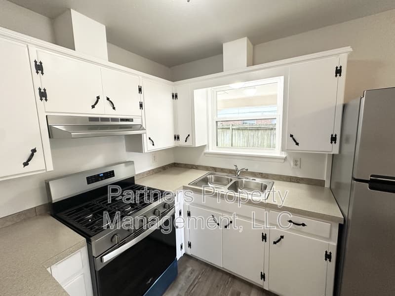 Springdale House: 2409 Cottonwood Place