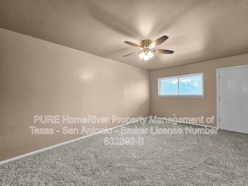 San Antonio Townhome: 217 W Silver Sands