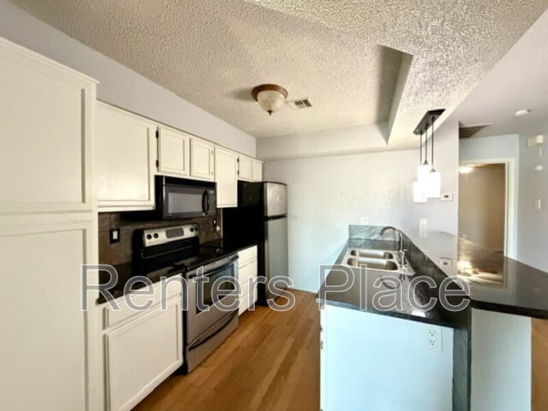 Tulsa House: 1207 South Quaker Avenue