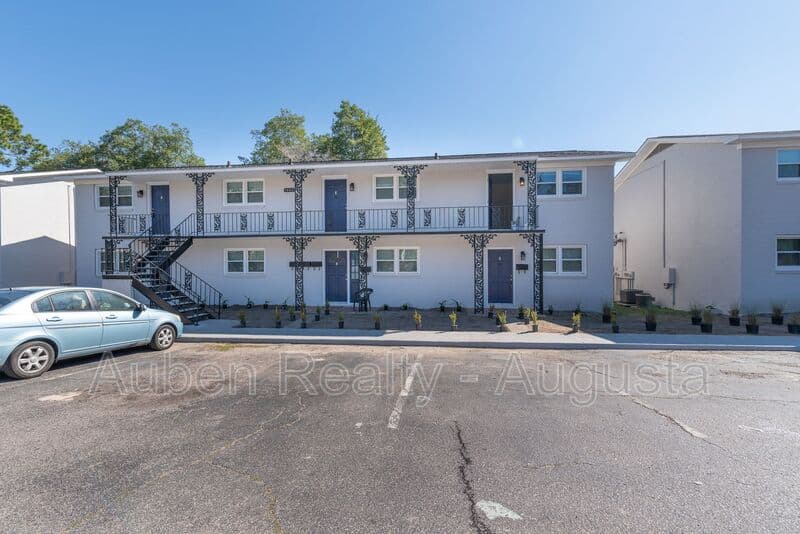 Augusta House: 1602 Johns Road