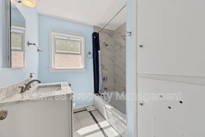 Solana Beach Condo: 146 N Cedros Ave