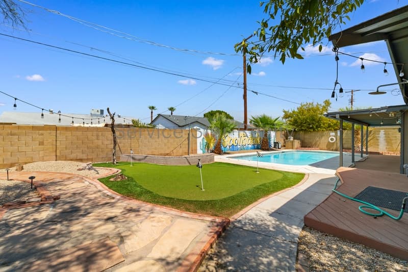 Scottsdale House: 8610 E Oak St