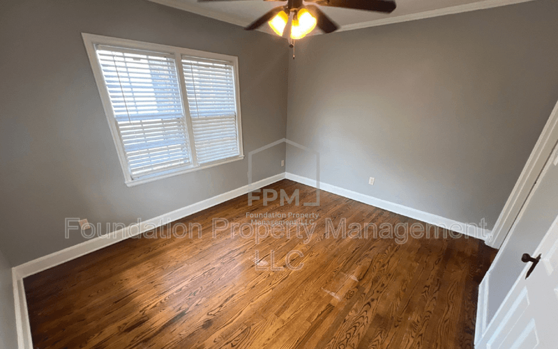 Memphis House: 252 East Edwin Circle