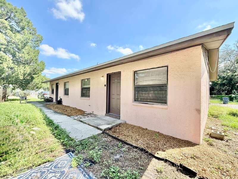Tampa Condo: 1413 East 99th Avenue