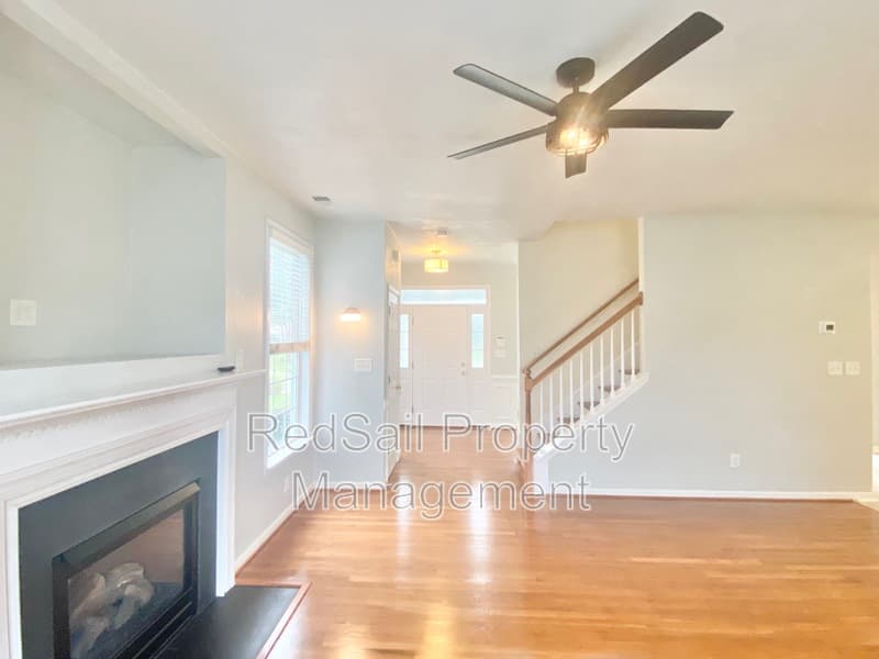 Carrollton House: 13207 Harbor Dr