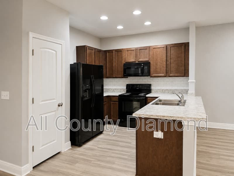 Callaway House: 5940 Callaway Circle