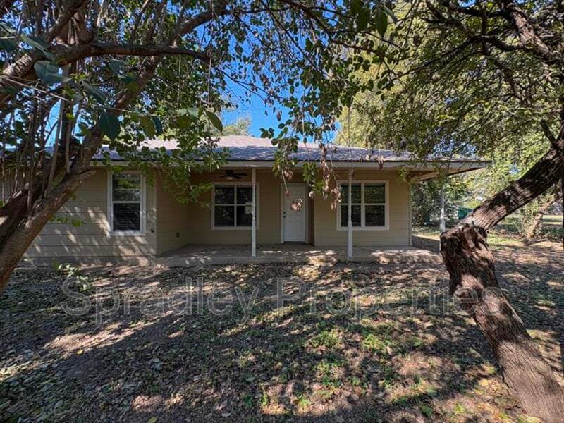 Belton House: 1209 N Blair St