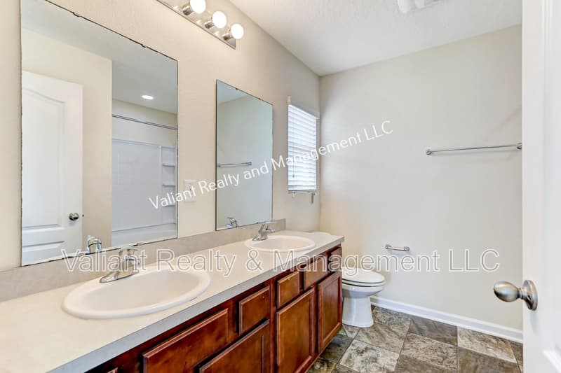 Jacksonville House: 2114 Tyson Lake Drive