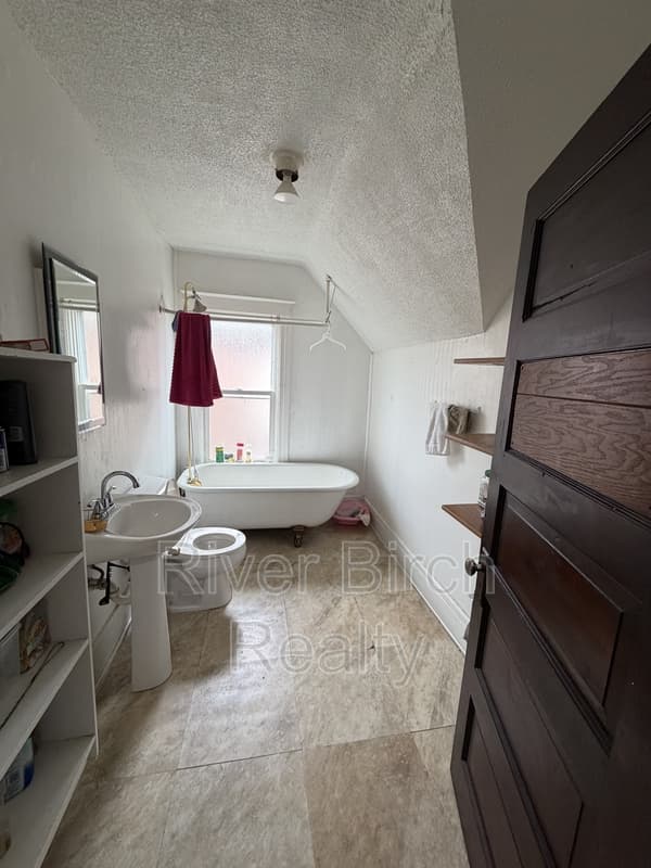 Springfield Condo: 627 New Street - 2