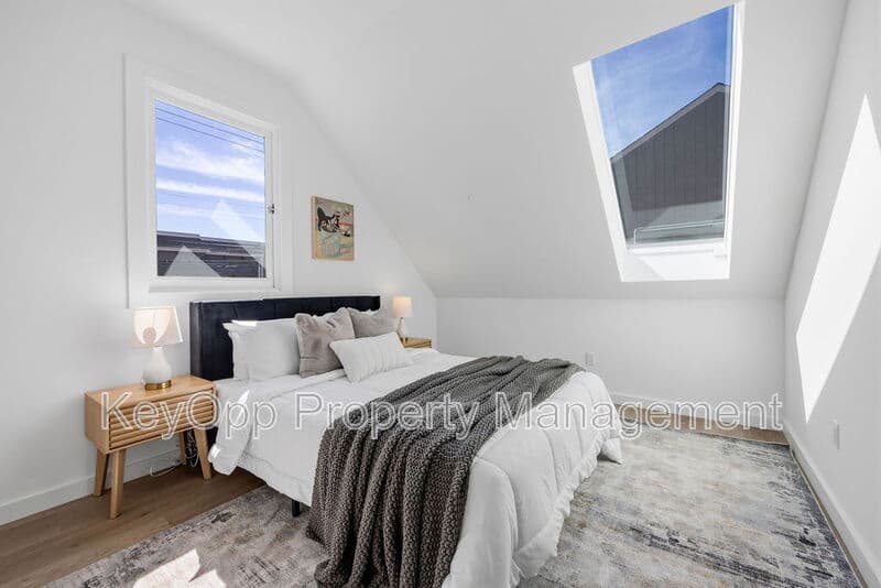 San Francisco Condo: 2730 23rd Street