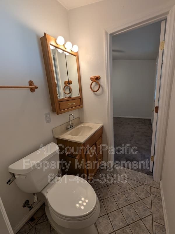 Santa Clarita House: 27254 Walnut Springs
