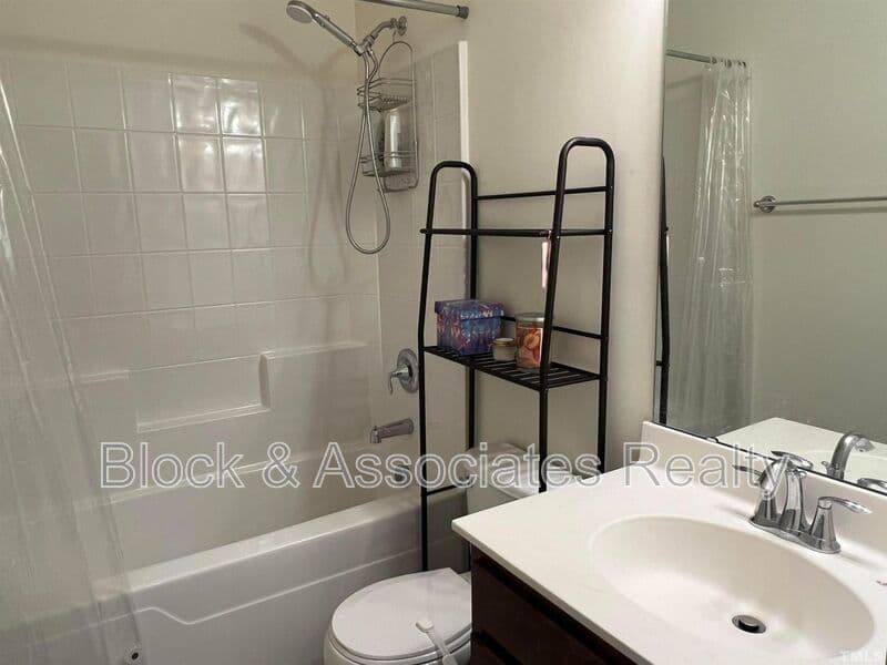 Apex House: 1156 Lookout Ridge Rd