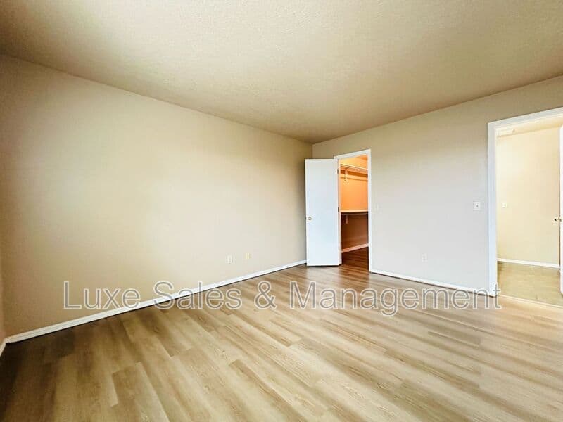 Oklahoma City Condo: 3200 W Britton Road