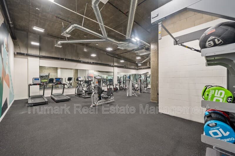 Pasadena Condo: 218 N El Molino Ave