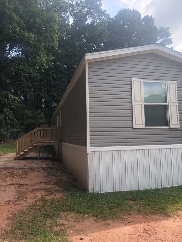 Ellenwood House: 10  Simmons way