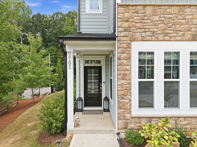 Raleigh House: 7701 Litcham Drive
