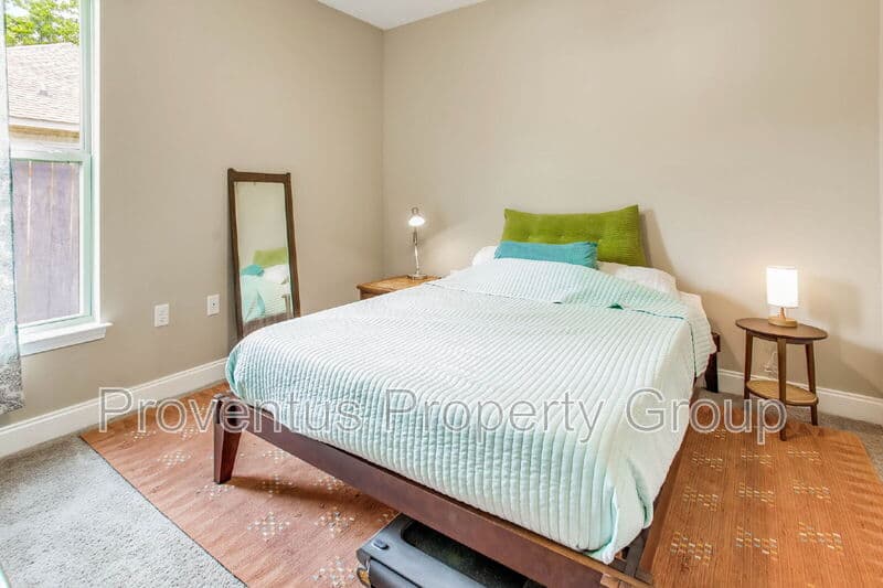 Mary Esther House: 215 Green Dr