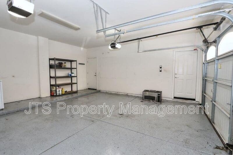 Sacramento House: 5424 Washoe Street