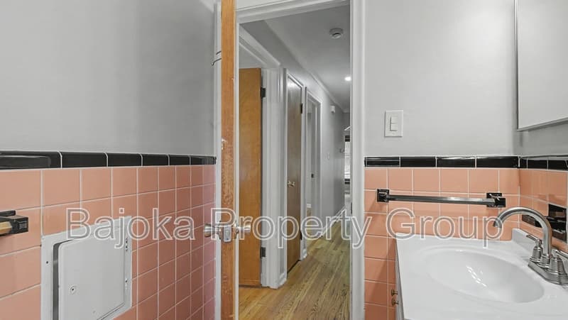 Lincoln Park House: 2957 Fort Park Boulevard