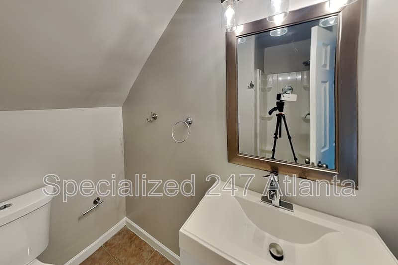 Atlanta House: 54 Hatcher Ave SW