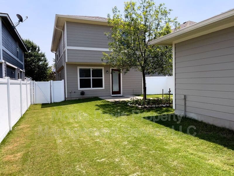 Cedar Park House: 601 Cherry Creek Drive