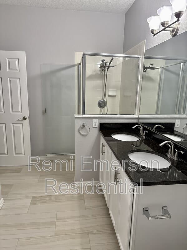 Orlando House: 12832 Oulton Circle