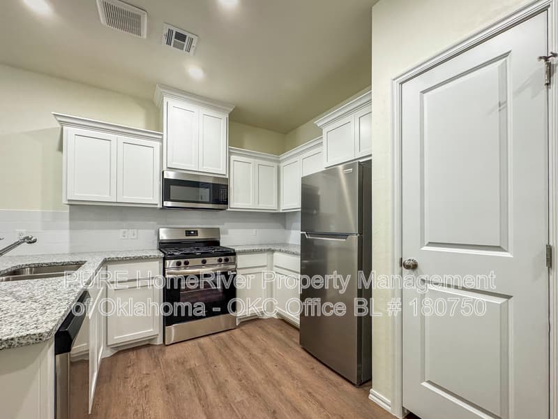 Oklahoma City Condo: 11423 University Dr