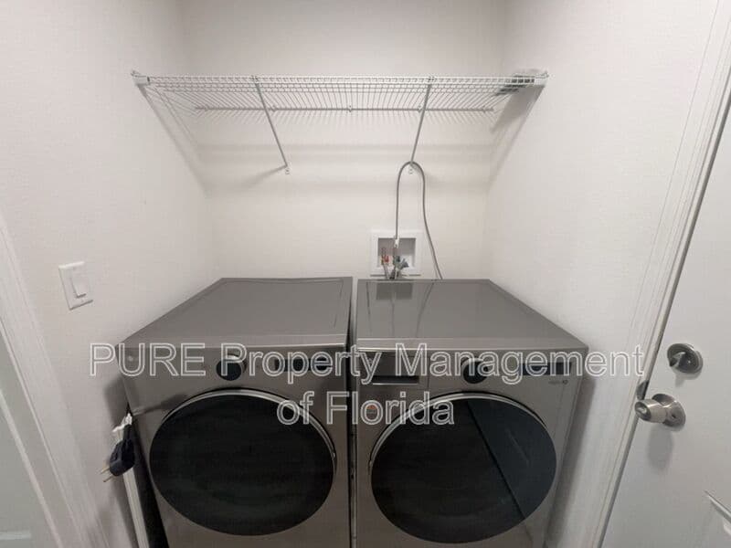 Ocala House: 11165 NW 7th Street