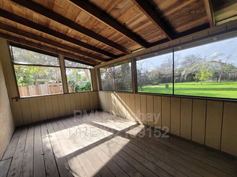 Fairfield House: 3552 Larchmont Court