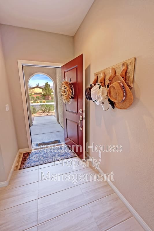 Pahrump House: 5245 East La Campana Drive