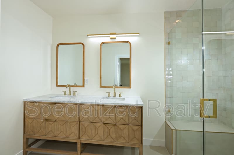 Los Angeles House: 1827 Hill Drive