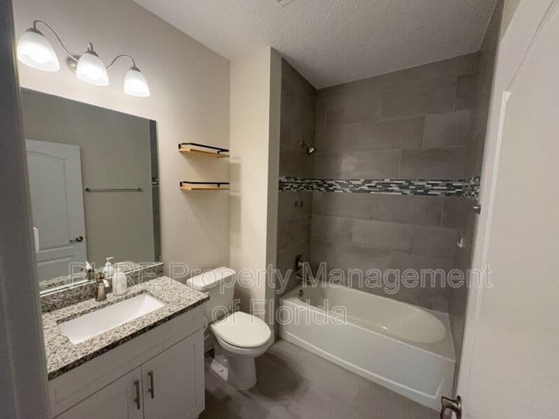 Ocala House: 13831 Sw 33rd Terr