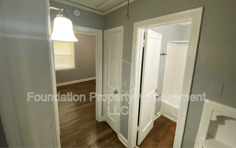 Memphis House: 3030 Gulf Avenue