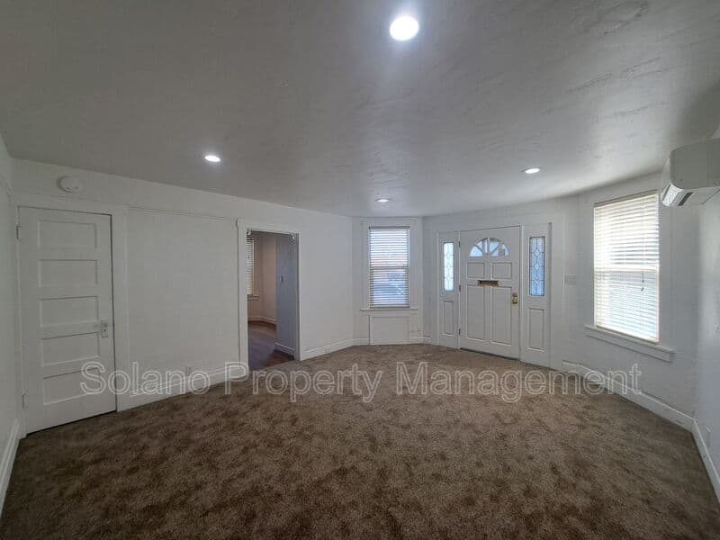 Vacaville Condo: 100 Luzena Ave