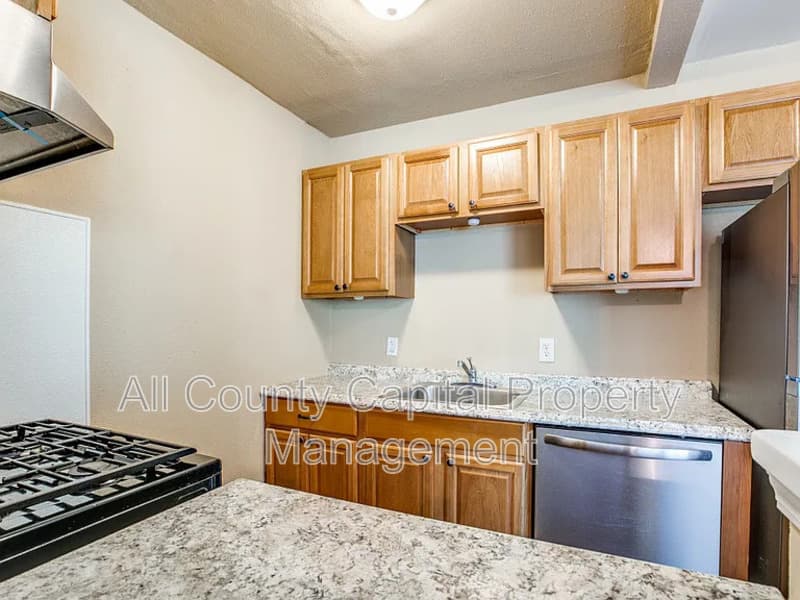 San Antonio Condo: 216 Lucas St