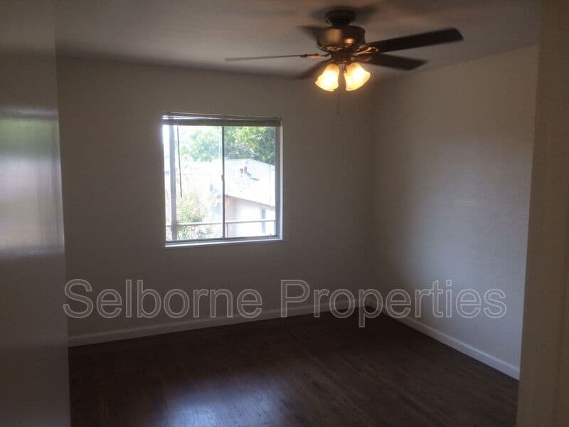San Leandro House: 529 Callan Ave