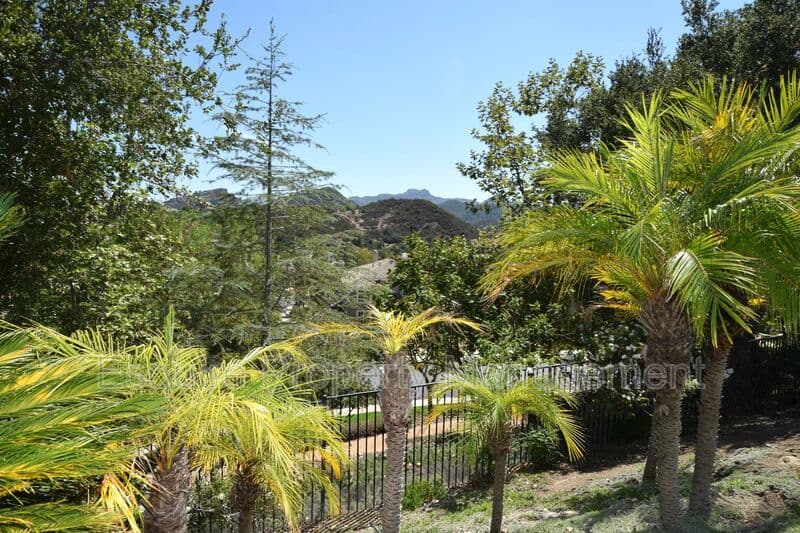 LAKE SHERWOOD House: 1674 BUSHGROVE CT